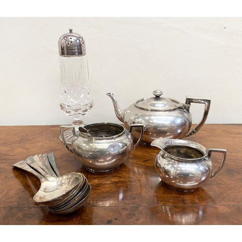 104 - A SILVER PLATED LOT TO INCLUDE (i) a cut glass silver plated topped salt cellar, with star cut base,... 