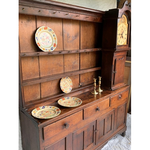 1 - A RARE & GOOD QUALITY 18TH CENTURY IRISH / WELSH ELM & OAK DRESSER ‘HUTCH’ with integrated clock to ... 