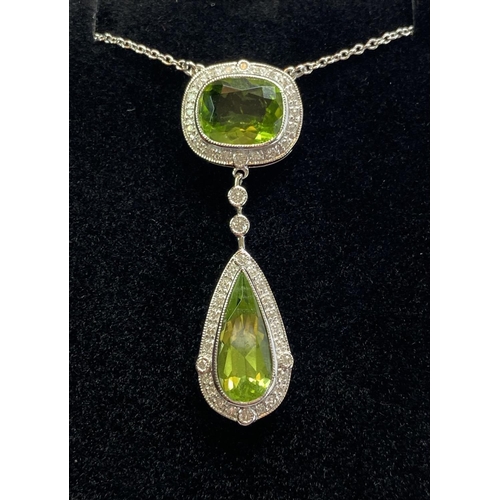 11 - A BEAUTIFUL ART NOUVEAU 18CT WHITE GOLD PERIDOT & DIAMOND PENDANT, a fantastic piece of jewellery cr... 