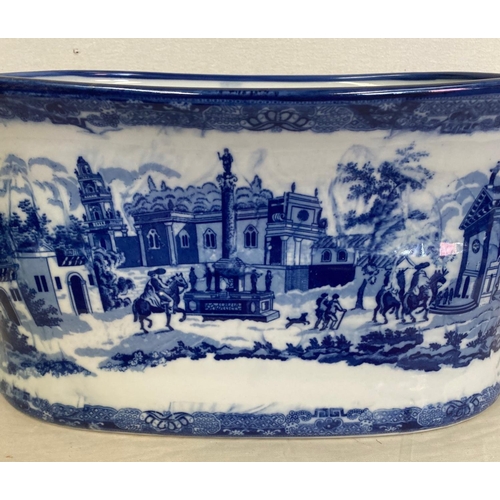 140 - A BLUE & WHITE ‘FOOT-BATH’ POT / JARDINERE POT, decorated to the interior & exterior with scenes sho... 