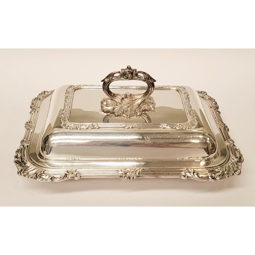 165 - A VERY GOOD QUALITY PLATED SILVER SERVING DISH WITH LID, good heavy dish, with matching lid that has... 