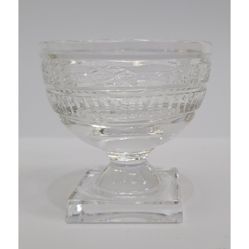 169 - A MIXED ANTIQUE GLASS LOT; includes; (i) A 19TH CENTURY IRISH CUT GLASS ‘FINGER BOWL’, with double s... 