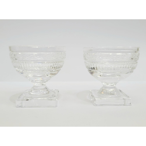 169 - A MIXED ANTIQUE GLASS LOT; includes; (i) A 19TH CENTURY IRISH CUT GLASS ‘FINGER BOWL’, with double s... 