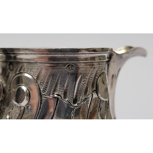 19 - A BEAUTIFUL LATE 19TH / EARLY 20TH CENTURY FRENCH SILVER JUG, by the marker Edouard Ernie, who was l... 