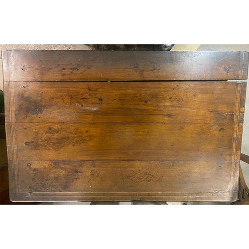 239 - AN 18TH CENTURY MAHOGANY CROSS-BANDED THREE DRAWER DESK / SIDE TABLE, the panelled top sits over thr... 