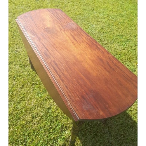 49 - A VERY GOOD QUALITY IRISH MAHOGANY DROP LEAF PEMBROKE TABLE, with oval shape to the top when leaves ... 