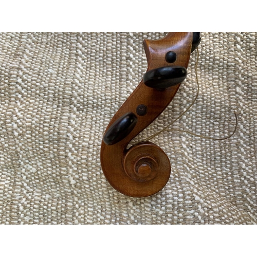 62 - A VERY GOOD TIGER MAHOGANY VIOLIN & WOODEN CASE, in need of strings & a little restoring; a fine exa... 