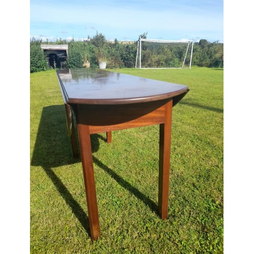 71 - A VERY GOOD MID CENTURY MAHOGANY DROP LEAF HUNTS TABLE, good solid heavy table, in good working cond... 