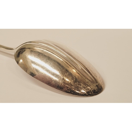 83 - A VERY LARGE EARLY 20TH CENTURY SILVER RATS TAIL SERVING SPOON, with good clear hallmarks; Sheffield... 