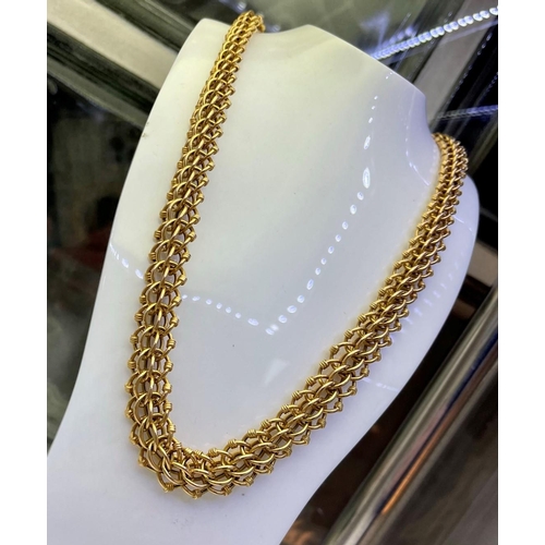 92 - A SOLID 8CT GOLD ANTIQUE FRENCH CHUNKY FANCY LINK NECKLACE, a beautiful woven link necklace, that cr... 