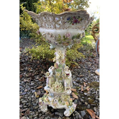 160 - A BEAUTIFUL SERVES PORCELAIN COMPOTE CENTREPIECE, shaped compote top with pierced detail, as well as... 