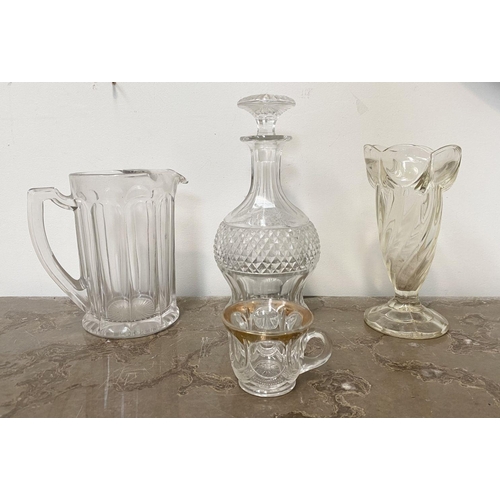 181 - A VINTAGE GLASS LOT TO INCLUDE (i) a cut glass decanter with fluted body and neck, star cut base and... 