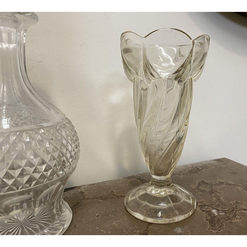 181 - A VINTAGE GLASS LOT TO INCLUDE (i) a cut glass decanter with fluted body and neck, star cut base and... 