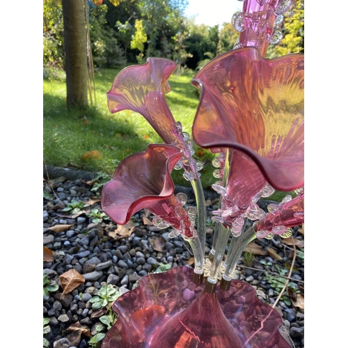 19 - AN EXCELLENT VICTORIAN RUBY GLASS EPERGNE, with ruffled base supporting six horns and surrounding a ... 