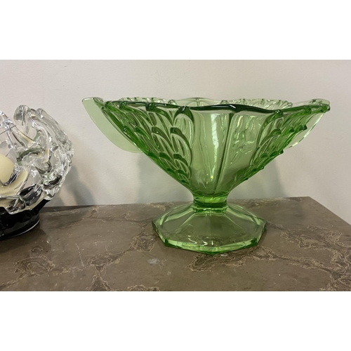 195 - A VINTAGE COLOURED GLASS LOT TO INCLUDE, (i) an art deco green glass pedestal bowl with handles, (ii... 