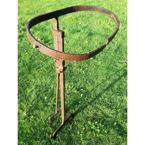 205 - A RARE 19TH CENTURY PORTABLE HORSE TROUGH STAND, blacksmith made, dimensions: 98cm high, together wi... 