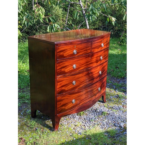 248 - A VERY FINE & HANDSOME GEORGIAN MAHOGANY BOW FRONT CHEST OF DRAWERS, with a 2 over 3 arrangement to ... 