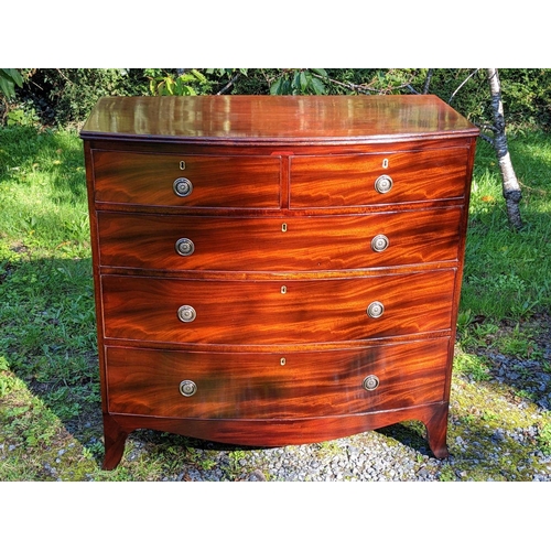 248 - A VERY FINE & HANDSOME GEORGIAN MAHOGANY BOW FRONT CHEST OF DRAWERS, with a 2 over 3 arrangement to ... 