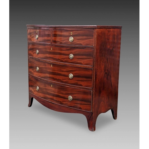 248 - A VERY FINE & HANDSOME GEORGIAN MAHOGANY BOW FRONT CHEST OF DRAWERS, with a 2 over 3 arrangement to ... 