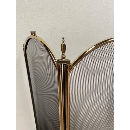 250 - A FOUR PANEL BRASS FIRE SCREEN, polished brass with decorative finials, dimensions: 100cm x 81cm hig... 