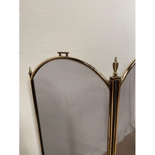 250 - A FOUR PANEL BRASS FIRE SCREEN, polished brass with decorative finials, dimensions: 100cm x 81cm hig... 