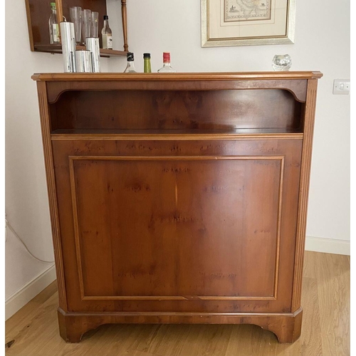 281 - A FANTASTIC SOLID TEAKWOOD BAR, ALONG WITH BARSTOOLS AND WALLSHELF, bar with fluted sides, panelled ... 