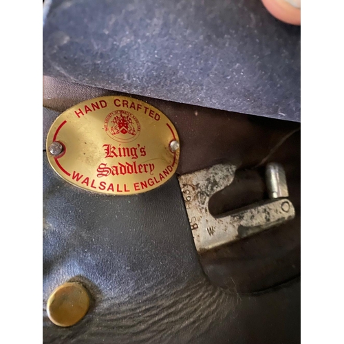 304 - AN ORIGINAL LEATHER SADDLE, good quality leather, with makers stamp reading ‘Kings Saddlery, hand cr... 