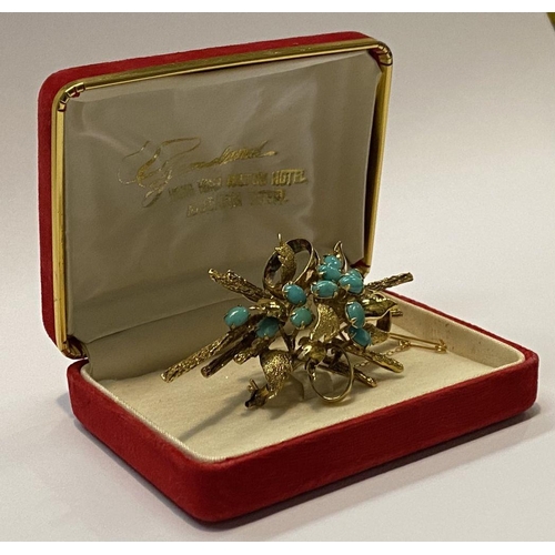 310 - A BEAUTIFUL 14CT YELLOW GOLD TURQUISE BROOCH, stylised floral bouquet set with turquoise stones, mar... 