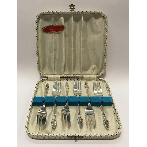 314 - A CASED SET OF DECORATIVE SILVER FORKS, Maker A J Bailey, Everest Works, Tenby Street North, Birming... 