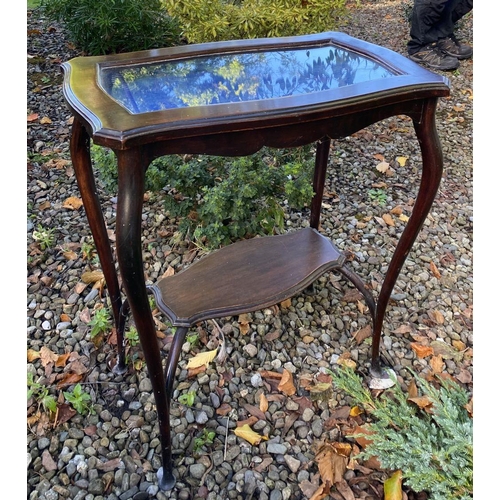 53 - A 19TH CENTURY MAHOGANY SIDE TABLE/DISPLAY CABINET, glass top opening to blue baize interior, standi... 