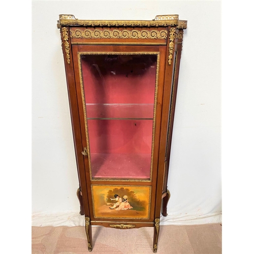 13 - A GOOD QUALITY GLAZED FRENCH LOUIS XV STYLE ‘VERNIS MARTIN’ VITRINE CURIO / DISPLAY CABINET, a tall ... 