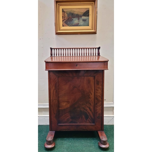 33 - A VERY GOOD QUALITY 19TH CENTURY MAHOGANY TALL DAVENPORT DESK / DRAFTSMAN’S DESK, to the top is a ra... 