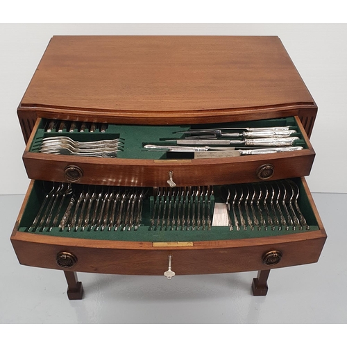 10 - A GOOD QUALITY 20TH CENTURY MAHOGANY TWO DRAWER CANTEEN CUTLERY TABLE, the slightly bow fronted tabl... 