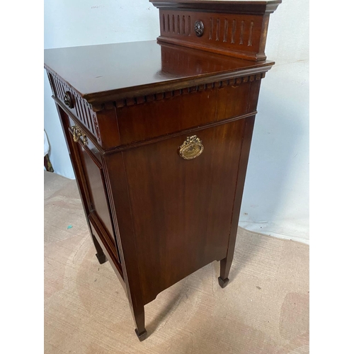 102 - A MAHOGANY ADAM’S STYLE FALL FRONT FIRE PURDONIUM, to the top is a raised back gallery with fluted d... 