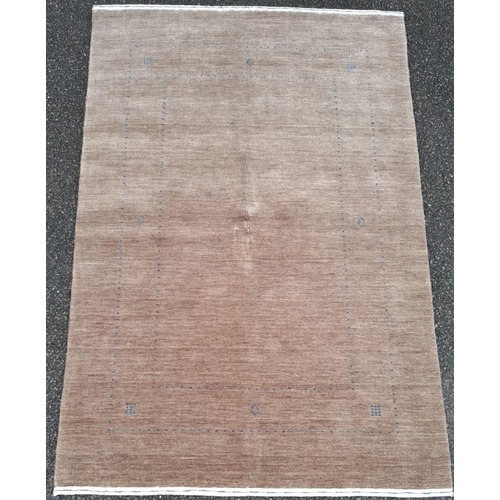 134 - AN INDIAN LURI FLOOR RUG, Luri or Lori floor rugs are known for being durable and hardwearing, the s... 