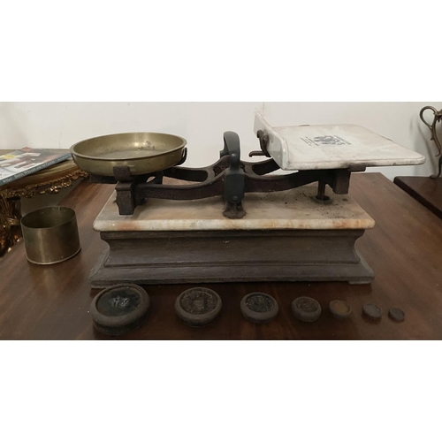 177 - AN ANTIQUE SET OF W & T AVERY WEIGHING SCALES, enamel plate reading ‘By Appointment to the Late King... 