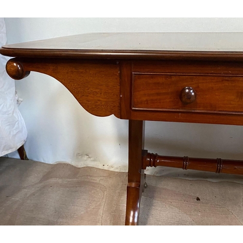 29 - A VERY GOOD QUALITY WILLIAM IV MAHOGANY LIBRARY / SOFA TABLE, with rounded corners to the surface, a... 