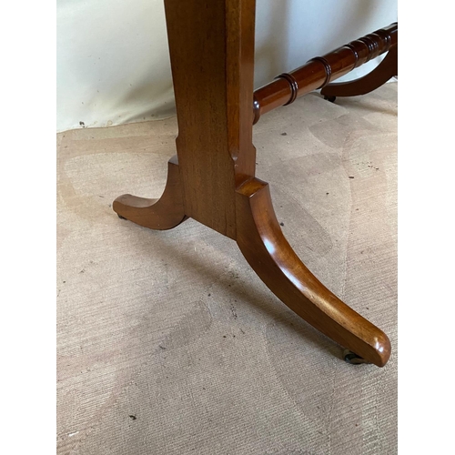 29 - A VERY GOOD QUALITY WILLIAM IV MAHOGANY LIBRARY / SOFA TABLE, with rounded corners to the surface, a... 