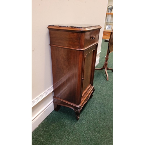 69 - A VERY FINE PAIR OF FRENCH ROSEWOOD LOCKERS / SIDE CABINETS, circa 1900, the top with wonderful inse... 