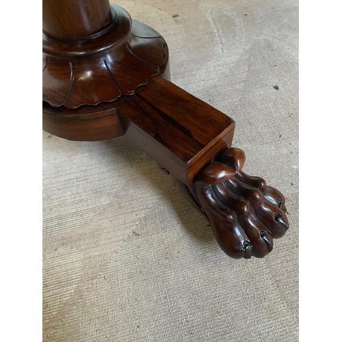 7 - A VERY FINE WILLIAM IV ROSEWOOD LEATHER TOPPED COFFEE TABLE / LOW RISE WRITING TABLE, to the front s... 