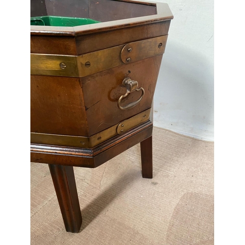 78 - A GEORGIAN STYLE BRASS BOUND OCTAGONAL SHAPED JARDINIERE & A RAISED STAND / WINE COOLER, the shape o... 