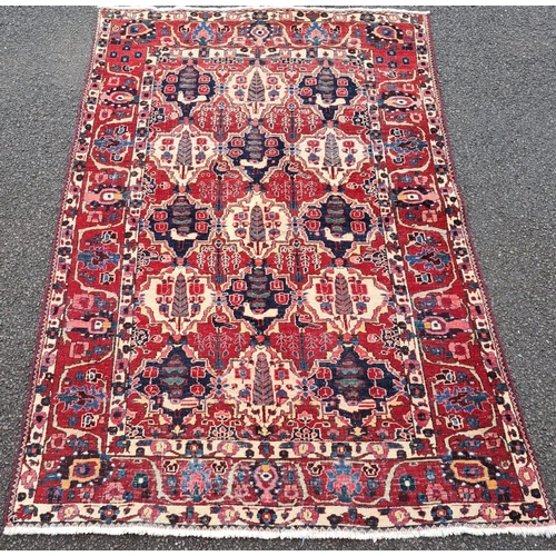 79 - A VERY GOOD QUALITY & BEAUTIFUL ANTIQUE PERSIAN BAKHTIARI FLOOR RUG, the field design is of a series... 