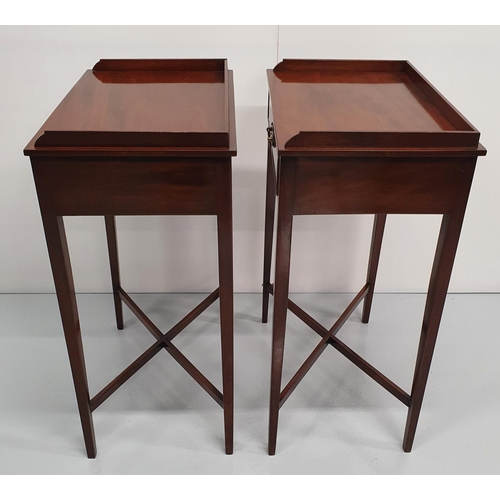 8 - A FINE PAIR OF HANDMADE SOLID MAHOGANY SIDE TABLES / LAMP TABLES, each with a raised three quarter g... 