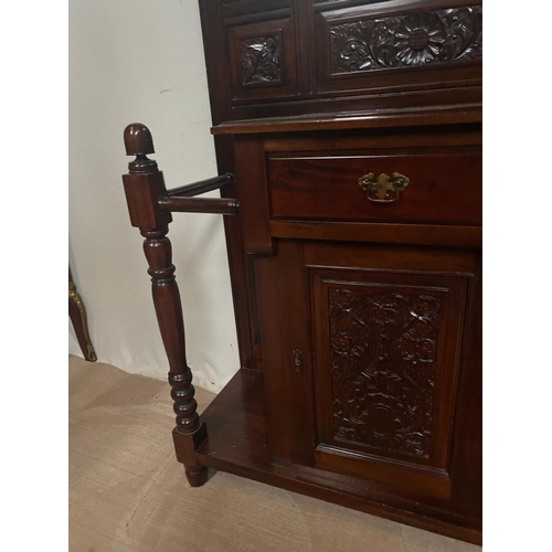 81 - A GOOD QUALITY TALL MIRROR BACKED HALL WAY STAND, with four coat hooks to the raised back gallery, 2... 