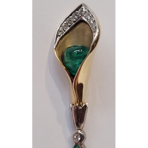 19 - A STUNNING 18CT YELLOW GOLD PLATINUM DIAMOND & EMERALD CALLA LILY BROOCH, in the form of a lily flow... 