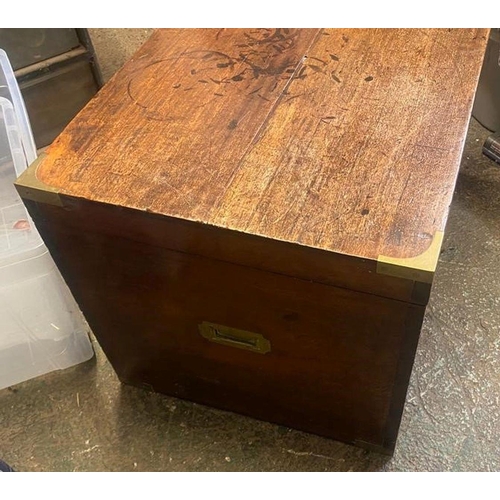 108 - A VERY FINE 19TH CENTURY MAHOGANY BRASS BOUND CAMPAIGN / TRAVEL TRUCK CHEST, with hinged lid, that o... 