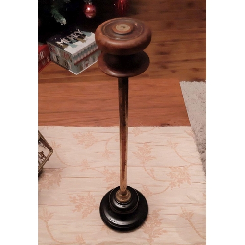 118 - A LATE 19TH CENTURY HARRIS & SHELDON HAT /WING STAND, Birmingham, brass and marble stand. Dimensions... 