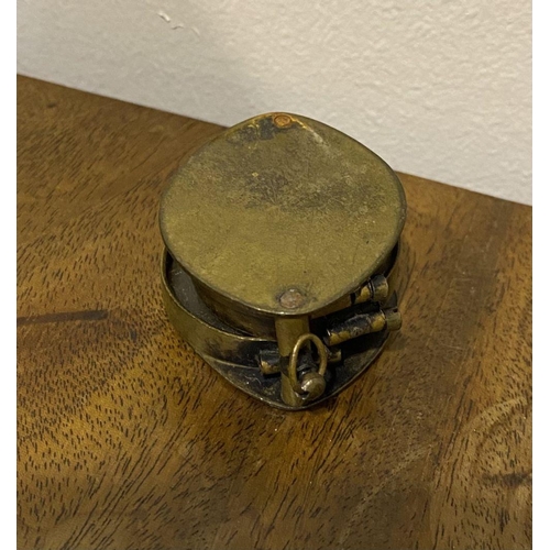 177 - AN INTERESTING ANTIQUE BRASS LOT TO INCLUDE (i) An antique ‘Model T’ style kerosene head lamp, (ii) ... 