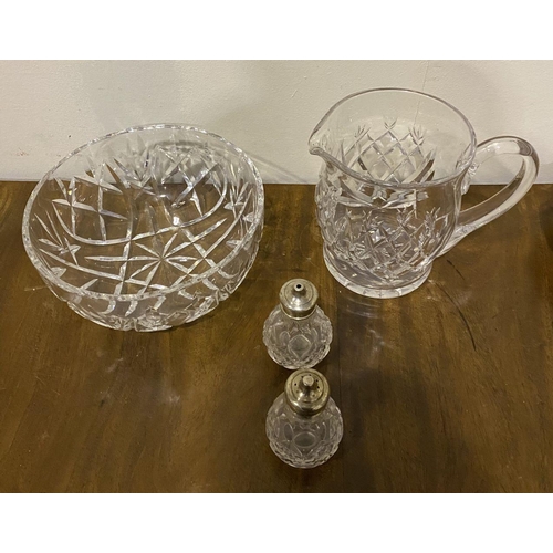 184 - A VINTAGE CUT GLASS LOT TO INCLUDE A WATERFORD CRYSTAL CUT GLASS JUG, Marked to base, (ii) a cut gla... 