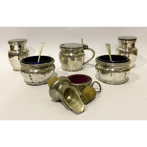 186 - A SILVER & SILVER PLATED LOT TO INCLUDE A CONDIMENT SET, Marked EPMB, two with blue glass liners, (i... 